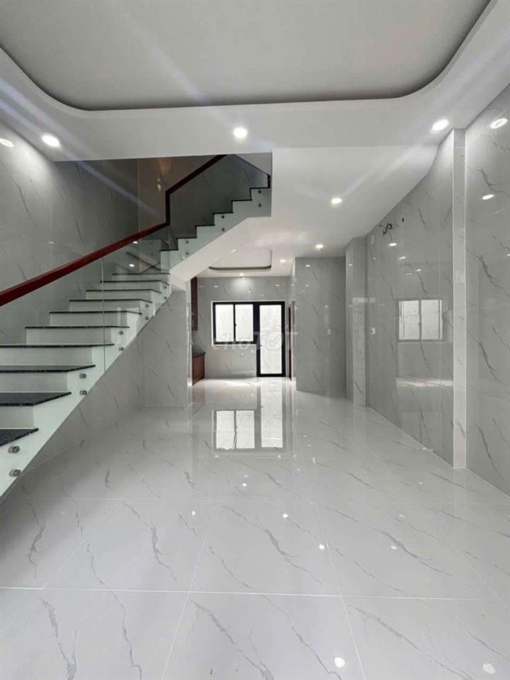 NHÀ MỚI XÂY - GẦN VINHOME Q9 - KHU PHÂN LÔ - XE TẢI ĐẬU TRƯỚC CỬA.