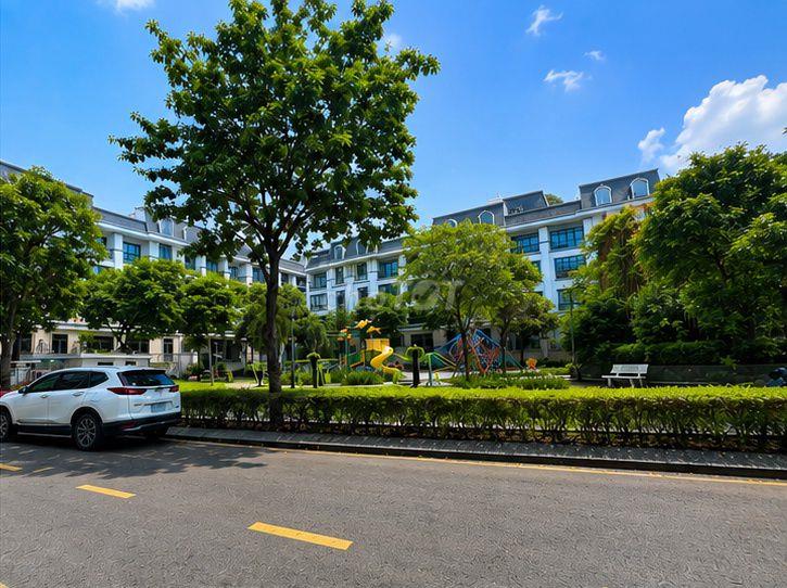 BÁN TÒA NHÀ VĂN PHÒNG CAO CẤP – VẠN PHÚC CITY