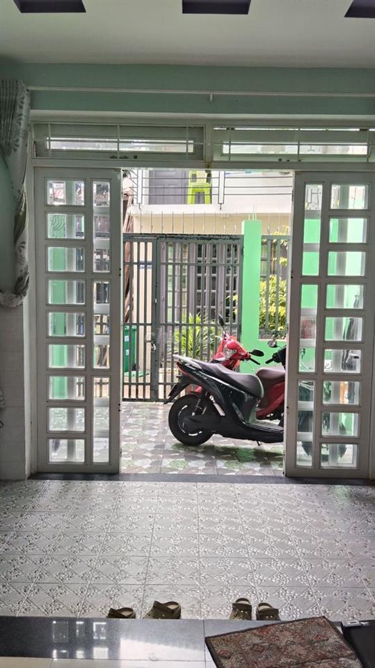 Bán nhà ở 1 trệt 1 lầu, sổ sẵn