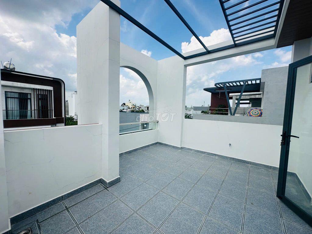Giảm giá bán nhà mới xây 3 tầng, gần VinHomes Grand Park Quận 9, SHR
