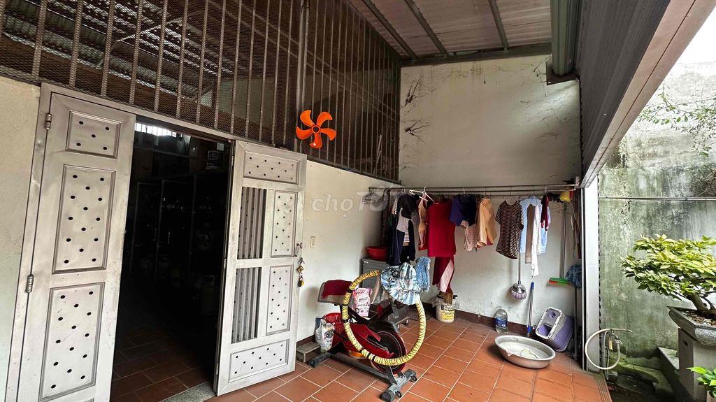 bán nhà mặt tiền đường số 11