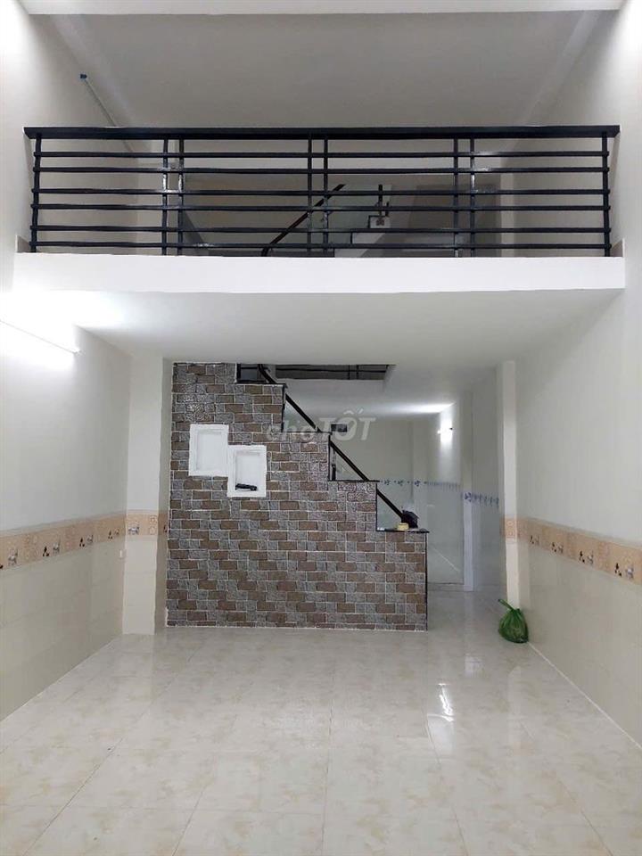 Nha ngay chợ - nhà mới- 3 phòng ngủ