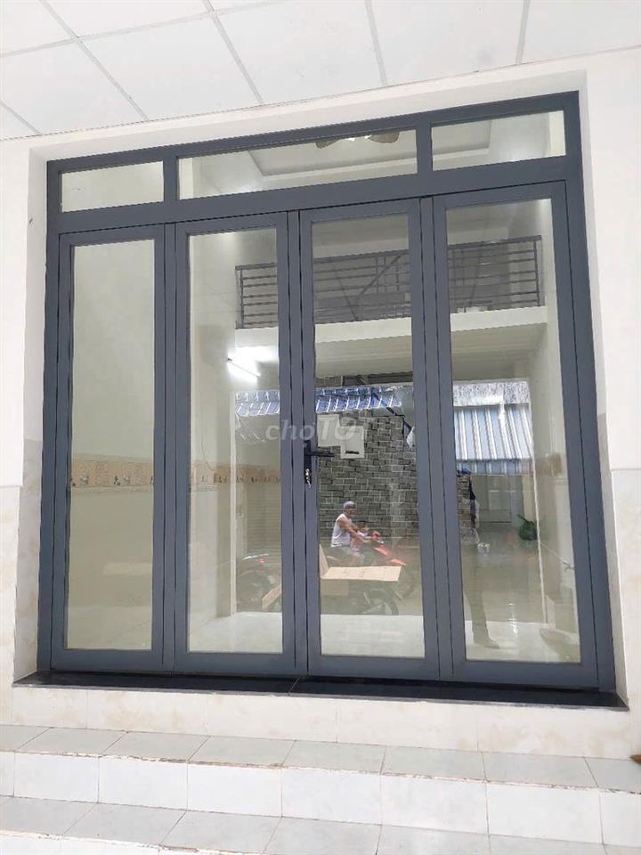 Nha ngay chợ - nhà mới- 3 phòng ngủ