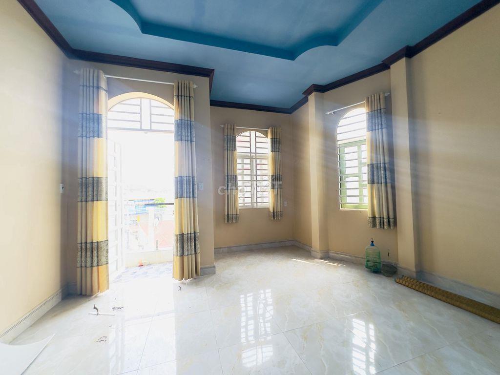 10m ra Nguyễn Duy Trinh