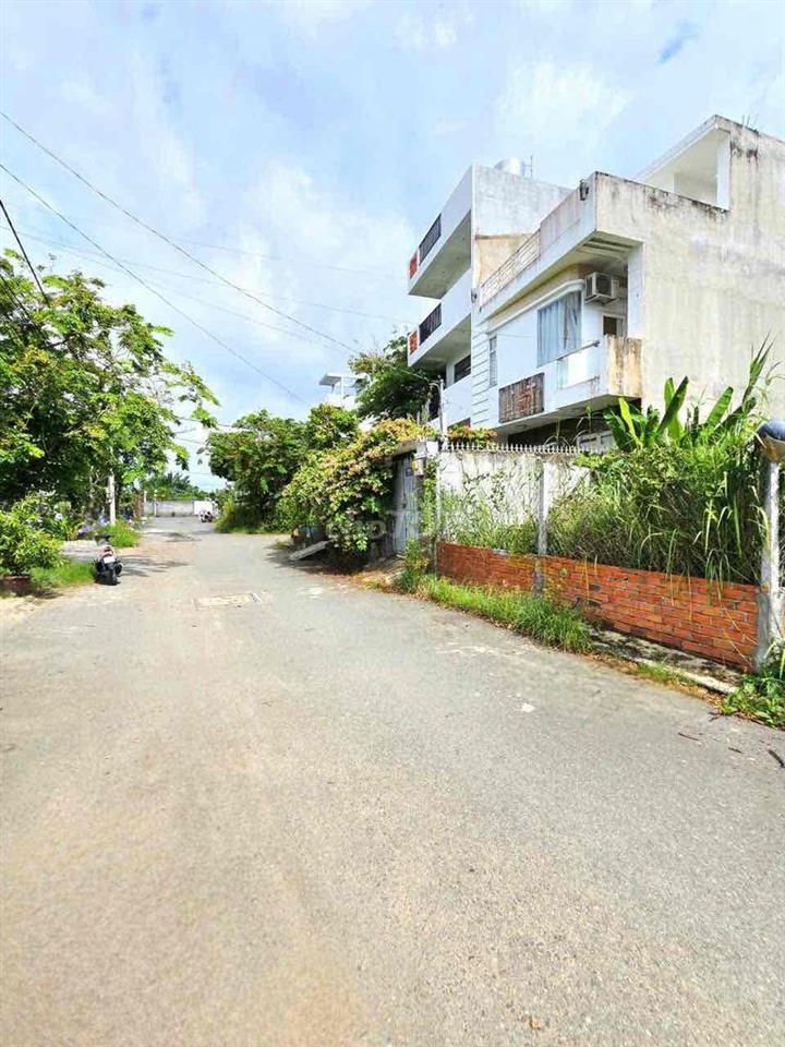 NGUYỄN DUY TRINH Ngộp-Gấp Bán-Hẻm Xe Tải-NGANG 5.7M HIẾM