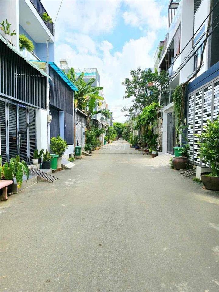 NGUYỄN DUY TRINH Ngộp-Gấp Bán-Hẻm Xe Tải-NGANG 5.7M HIẾM