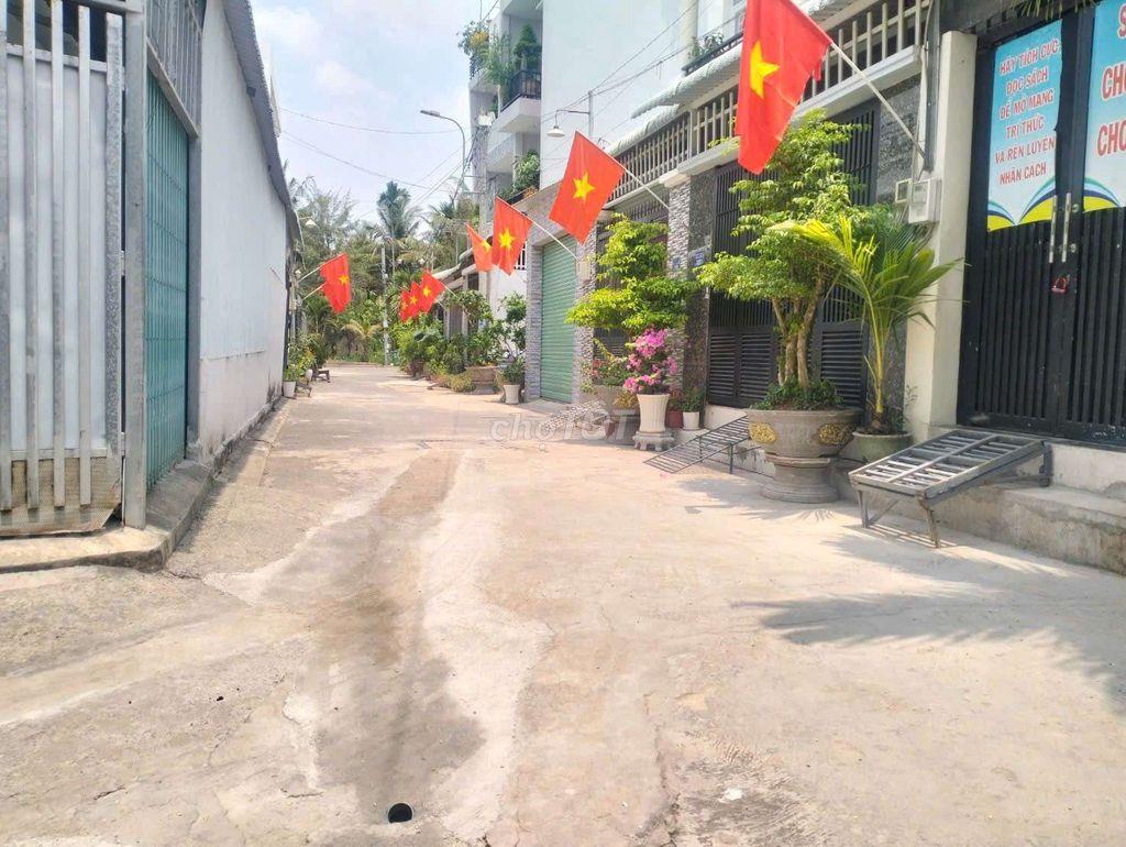ĐẤT HẺM XE HƠI NGỘP - SÁT CHỢ LONG TRƯỜNG - 68M² GIÁ CHỈ 3 TYT 650