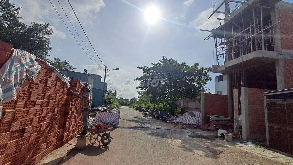 NHÀ NGỘP QUẬN 9 - HẺM Ô TÔ - 62M² - SHR