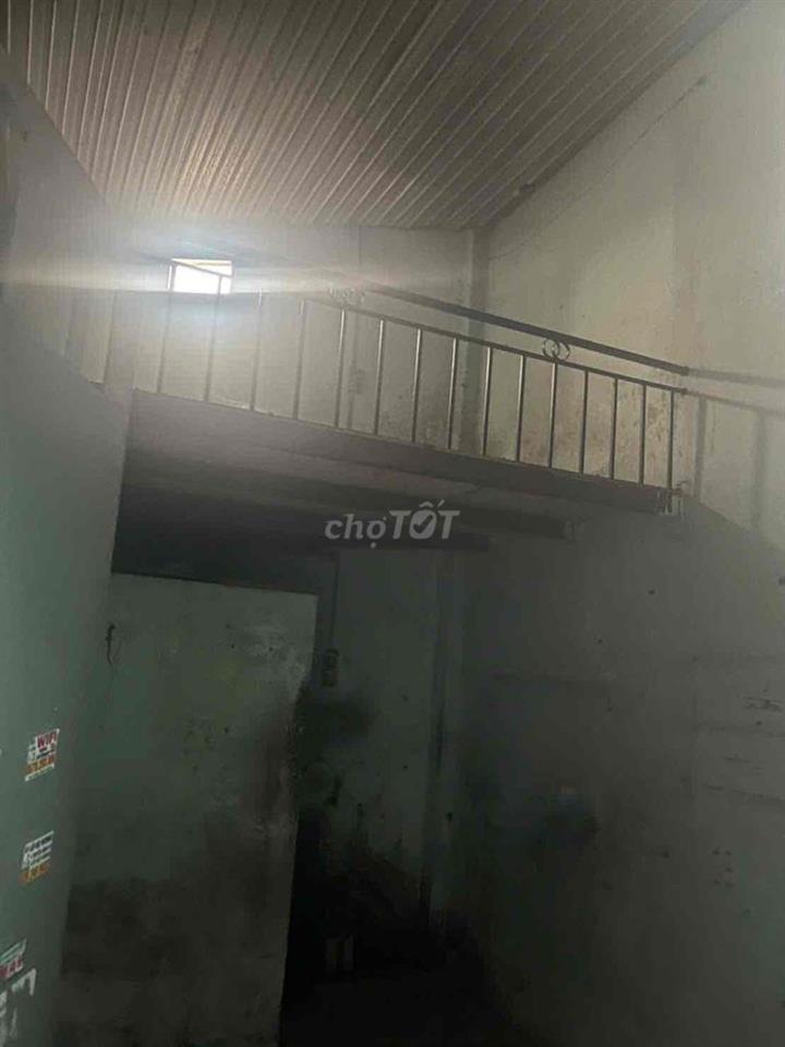 CHO THUÊ NHÀ KHO +ĐƯỜNG lÊ THị HOA  Diện tích: ngang 9m × dài 18m = 1