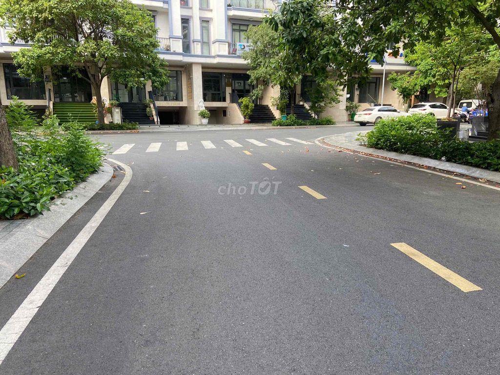 Bán nhà Vạn Phúc City