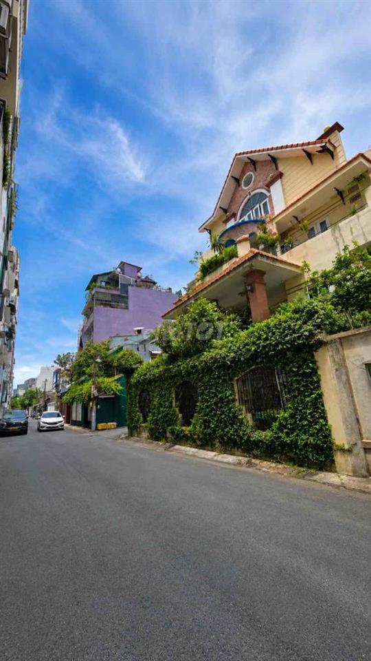 CHỦ GẤP BÁN CHDV 6 TẦNG  NGAY VÔNG XOAY TRẦN NÃO Q2 :DT 116M NGANG 9M