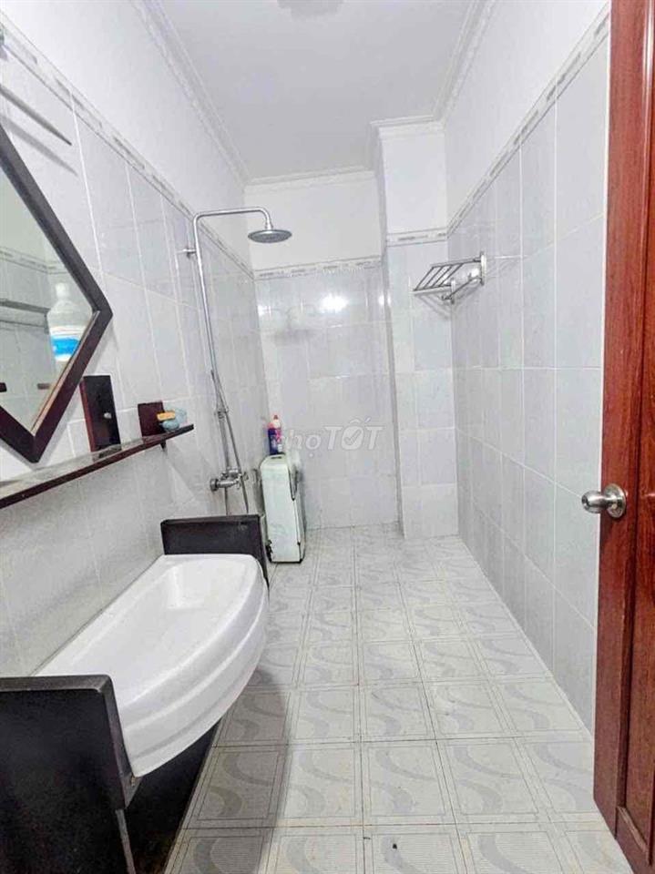 CHỦ CẦN BÁN GẤP NHÀ 4 TẦNG VÀI BƯỚC CHÂN RA LÊ VĂN THỊNH 105M CHỈ 13TỶ