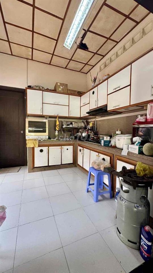 CHỦ CẦN BÁN GẤP NHÀ C4 THẢO ĐIỀN CŨ DT 102M2 NGANG 8.5M2 GIÁ 20.5 TỶ