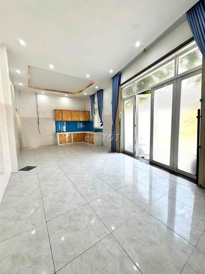 MẶT TIỀN KINH DOANH ĐƯỜNG 11 GẦN BV Q2 LÊ VĂN THINh NGANG 11M2 GIÁ 6.2