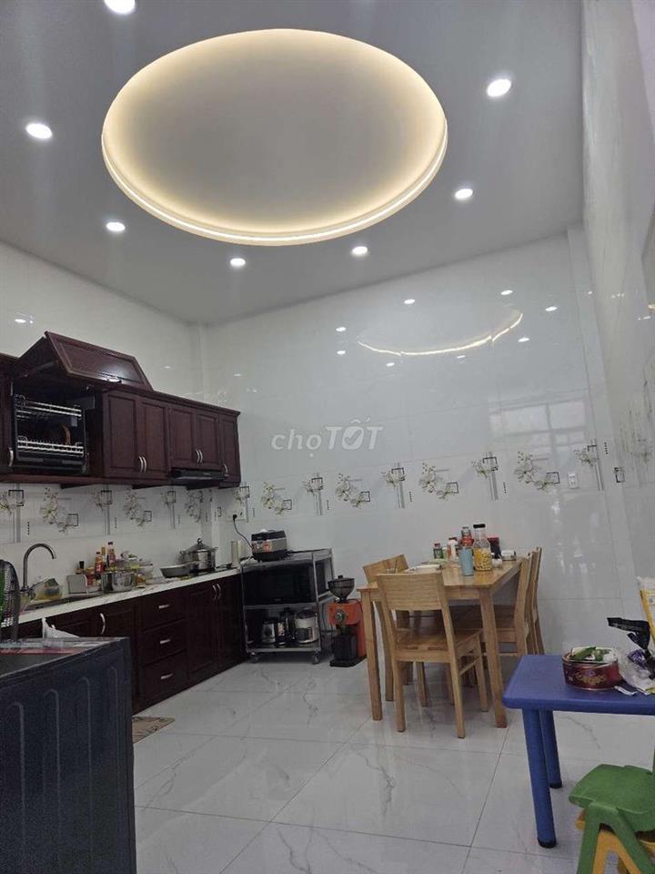 nhà mới đầy đủ giấy tờ