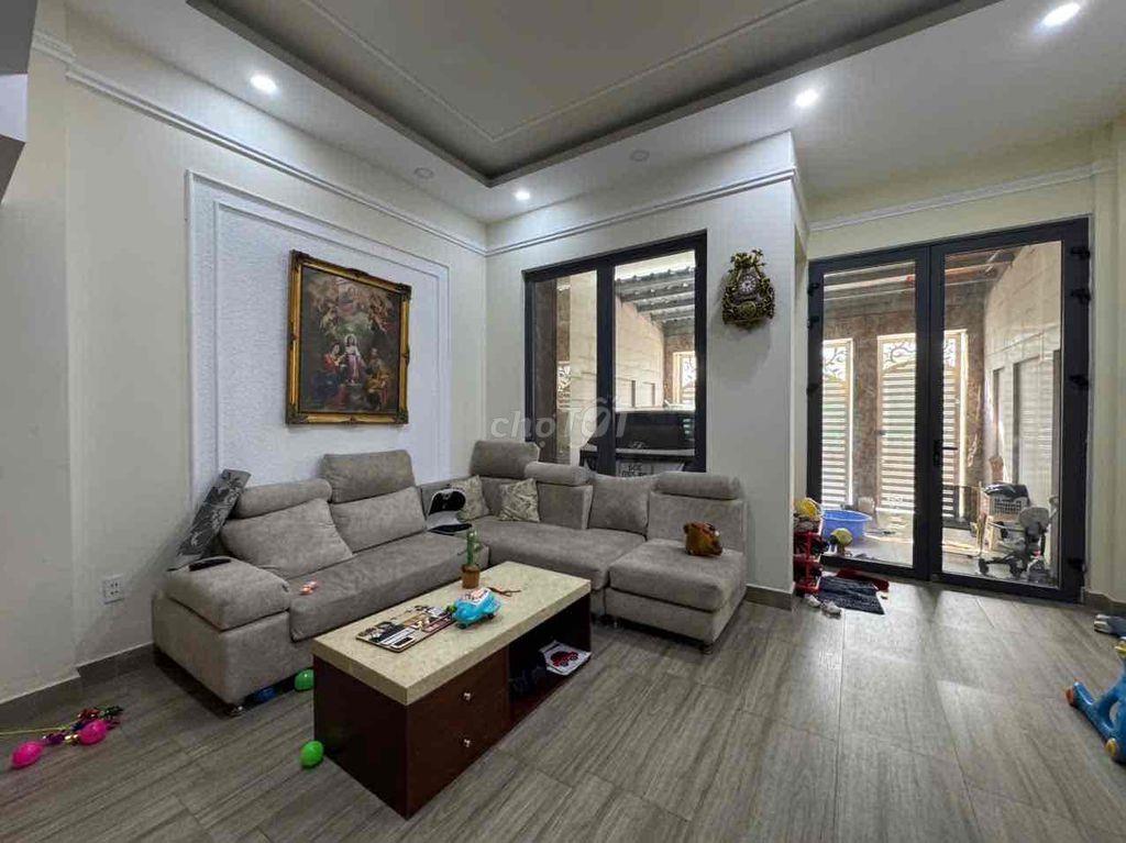 nhà bán chính chủ đẹp hoàn công đầy đủ