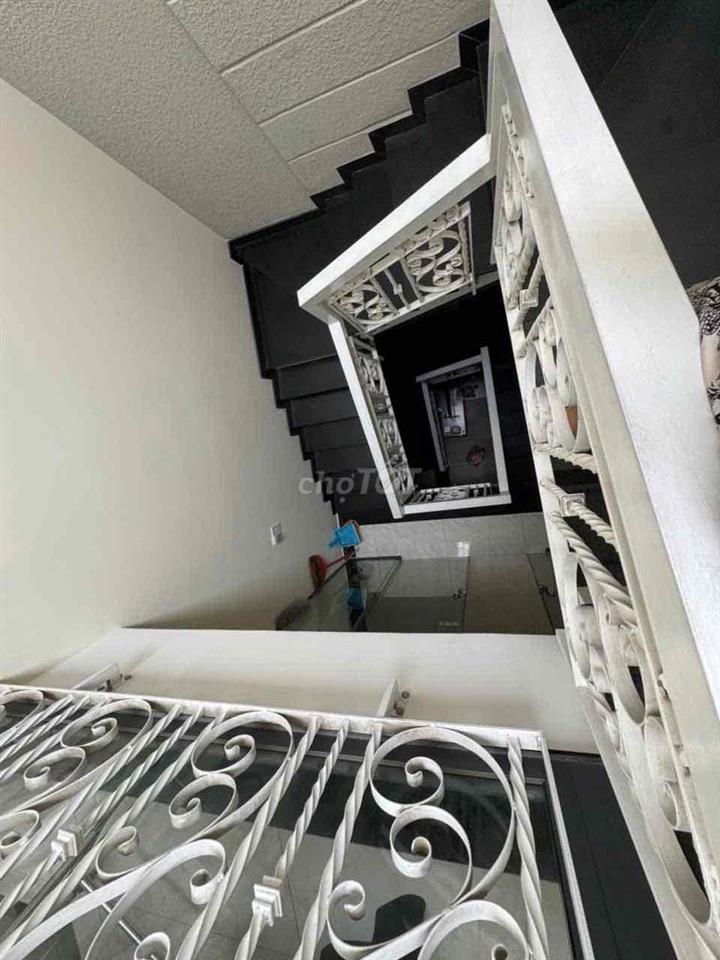 nhà bán chính chủ đẹp hoàn công đầy đủ