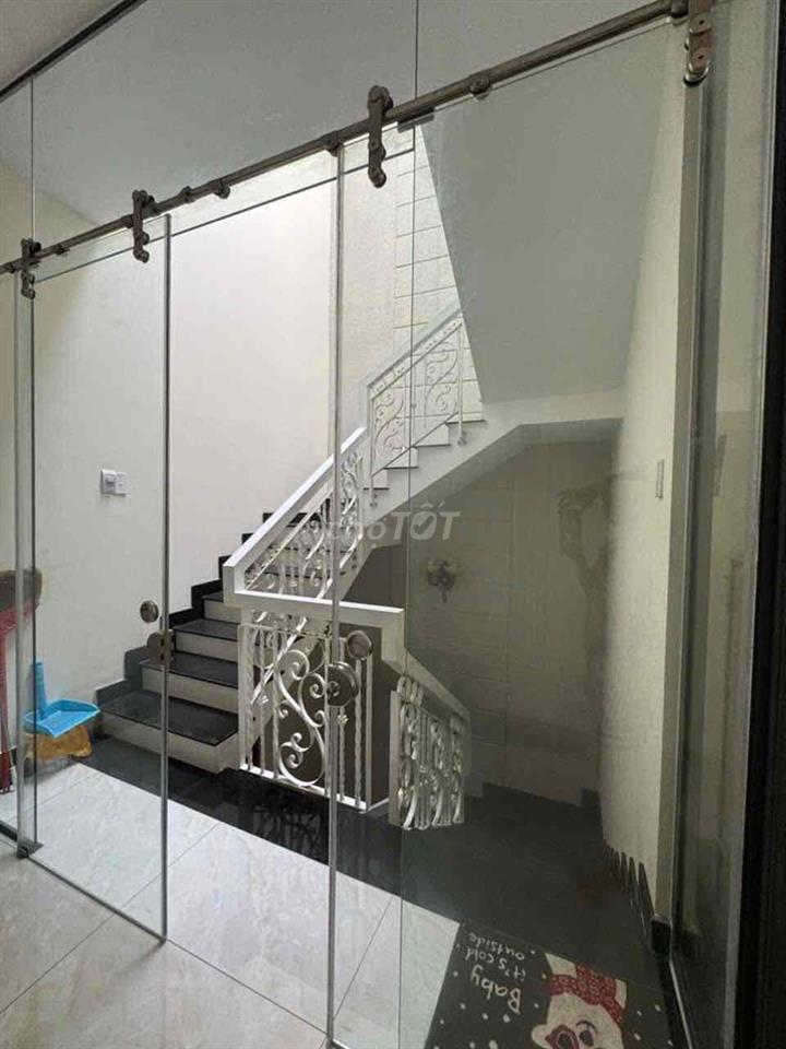nhà bán chính chủ đẹp hoàn công đầy đủ