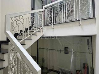 nhà bán chính chủ đẹp hoàn công đầy đủ