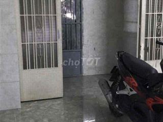 bán gấp nhà mặt tiền phạm văn đồng