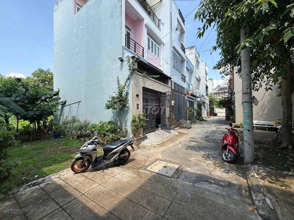 Đất ngang 5m, nở hậu, kế Vạn Phúc, giá chỉ nhỉnh 5tỷ xíu