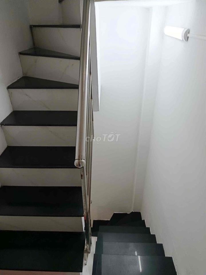 Bán nhà 2 lầu 1 trệt 2 phòng ngủ