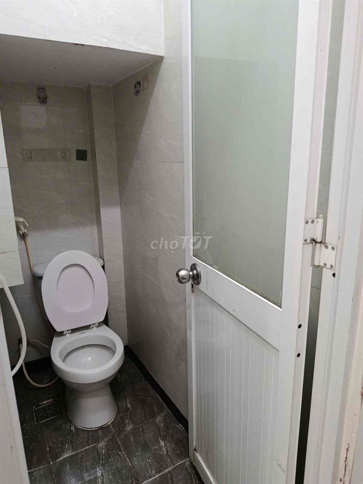 Bán nhà 2 lầu 1 trệt 2 phòng ngủ