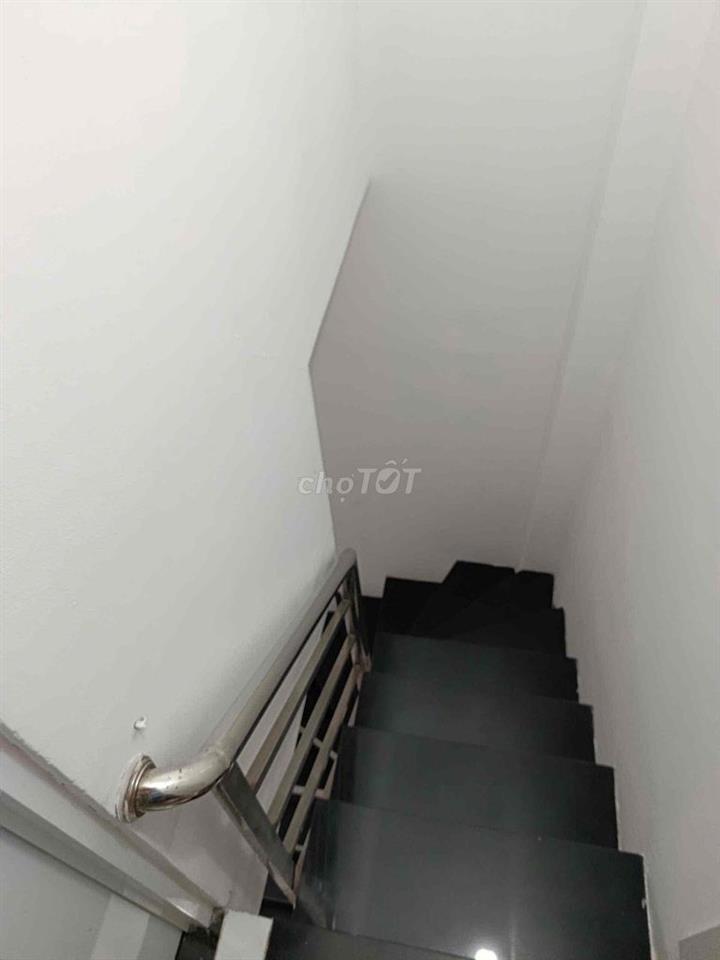 Bán nhà 2 lầu 1 trệt 2 phòng ngủ