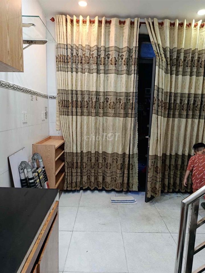 Bán nhà 2 lầu 1 trệt 2 phòng ngủ