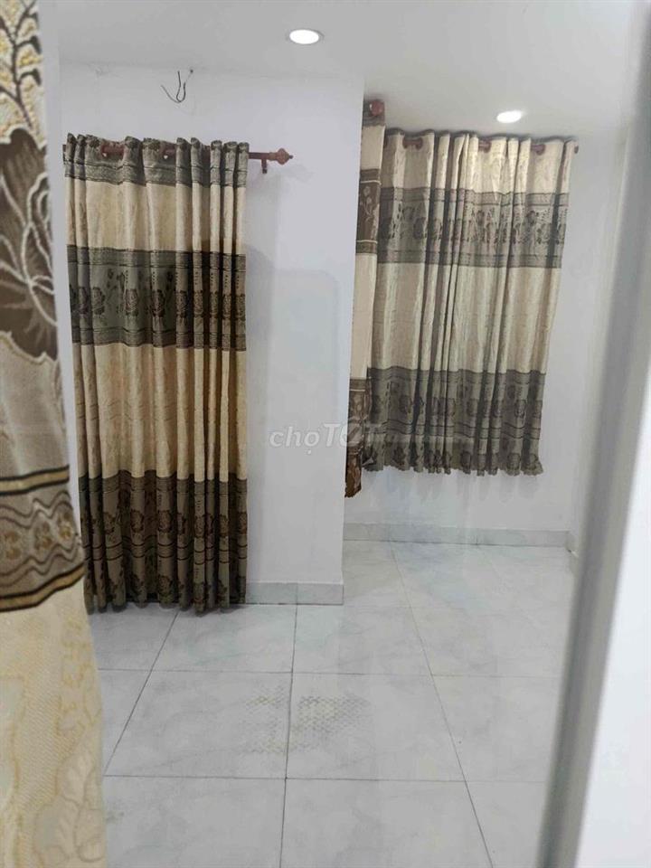 Bán nhà 2 lầu 1 trệt 2 phòng ngủ