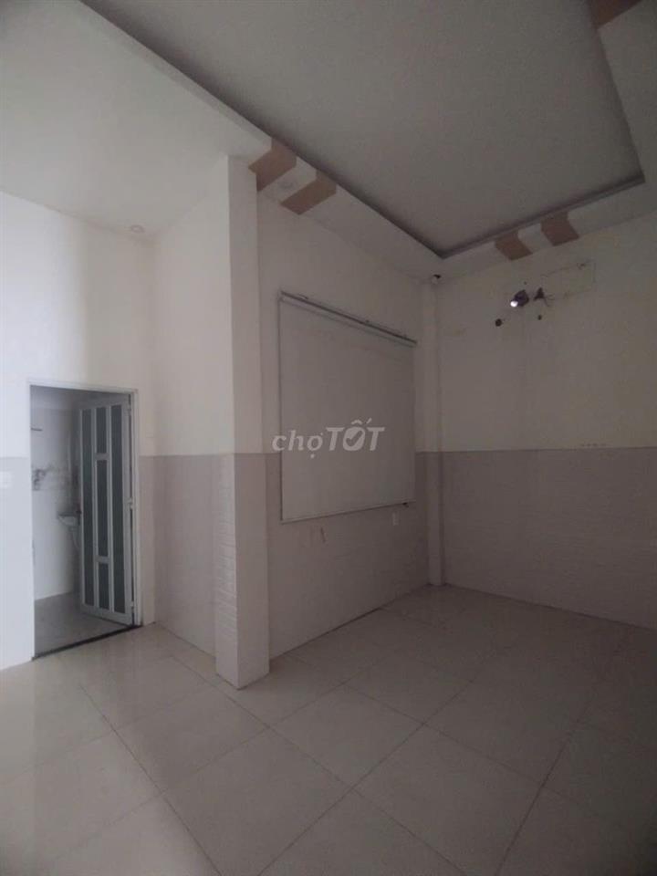 Chính chủ, cho thuê nhà NC hẻm ô tô - Đường số 8, Linh Xuân