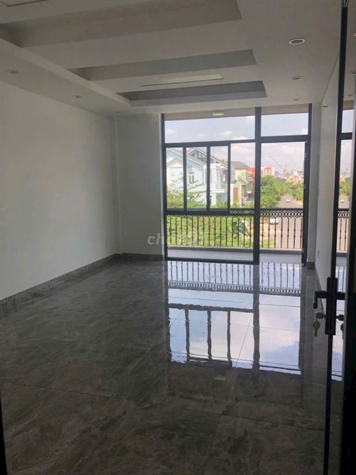 Bán nhà Mặt phố Bùi Tá Hán, P. An Phú, TP HCM (Quận 2 cũ). DT: 4*20