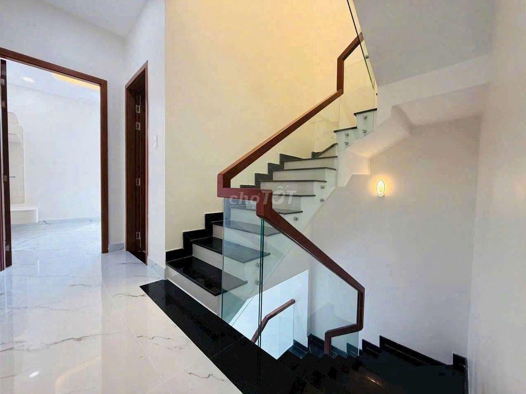 nhà phố cực đẹp giá tốt 5 tỷ 