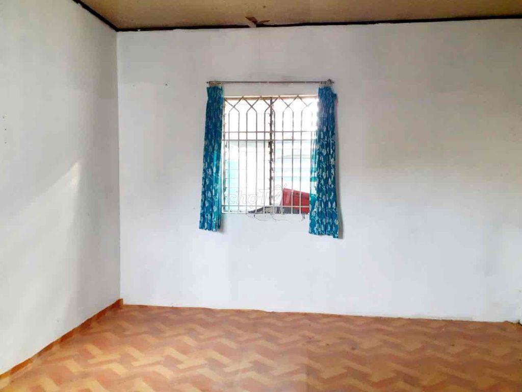 BÁN ĐẤT TẶNG NHÀ - TRỤC PHẠM VĂN ĐỒNG - HẺM Ô TÔ - 100m2 - 4.8 TỶ