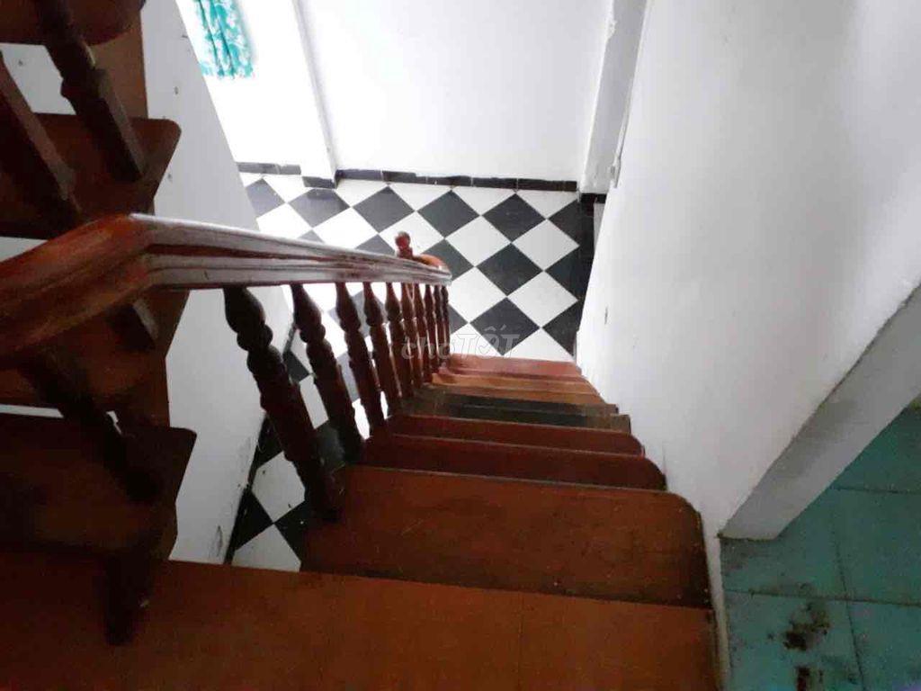 BÁN ĐẤT TẶNG NHÀ - TRỤC PHẠM VĂN ĐỒNG - HẺM Ô TÔ - 100m2 - 4.8 TỶ