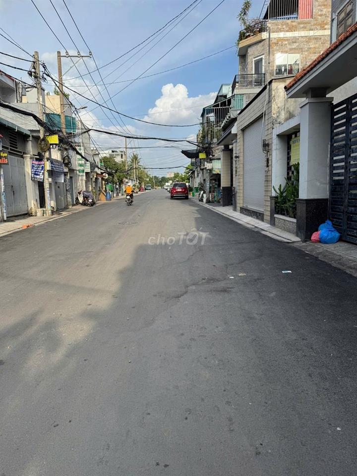Bán nhà Quốc Lộ 13, Hiệp Bình Phước đang cho thuê gần trục đường lớn.