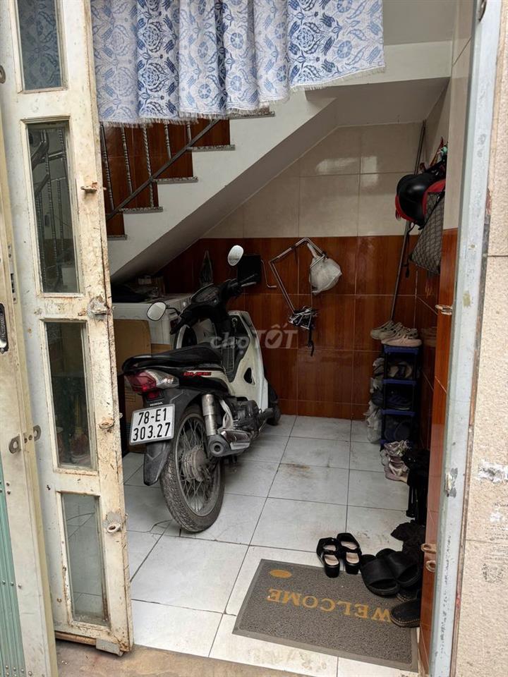 Bán nhà Quốc Lộ 13, Hiệp Bình Phước đang cho thuê gần trục đường lớn.