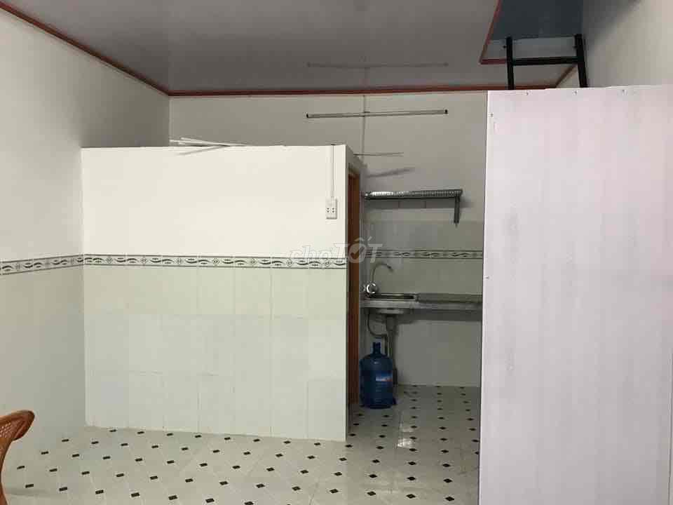 Chính chủ cần bán khu trọ 4 phòng tại đường 1 (ngay cầu đông tăng long