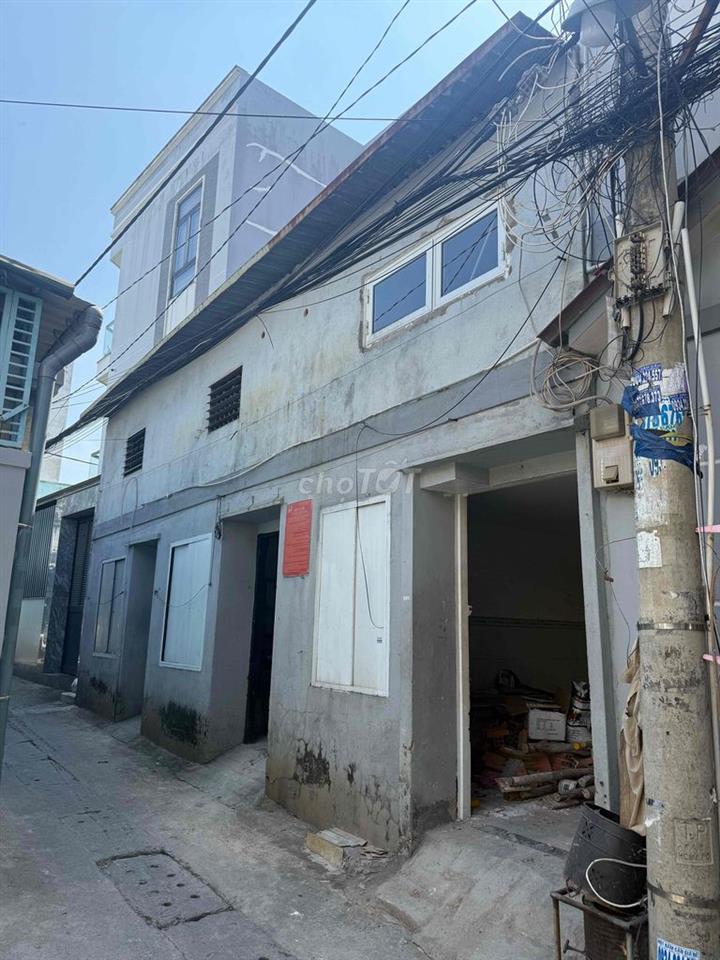 nhà nguyên căn gần Vincom