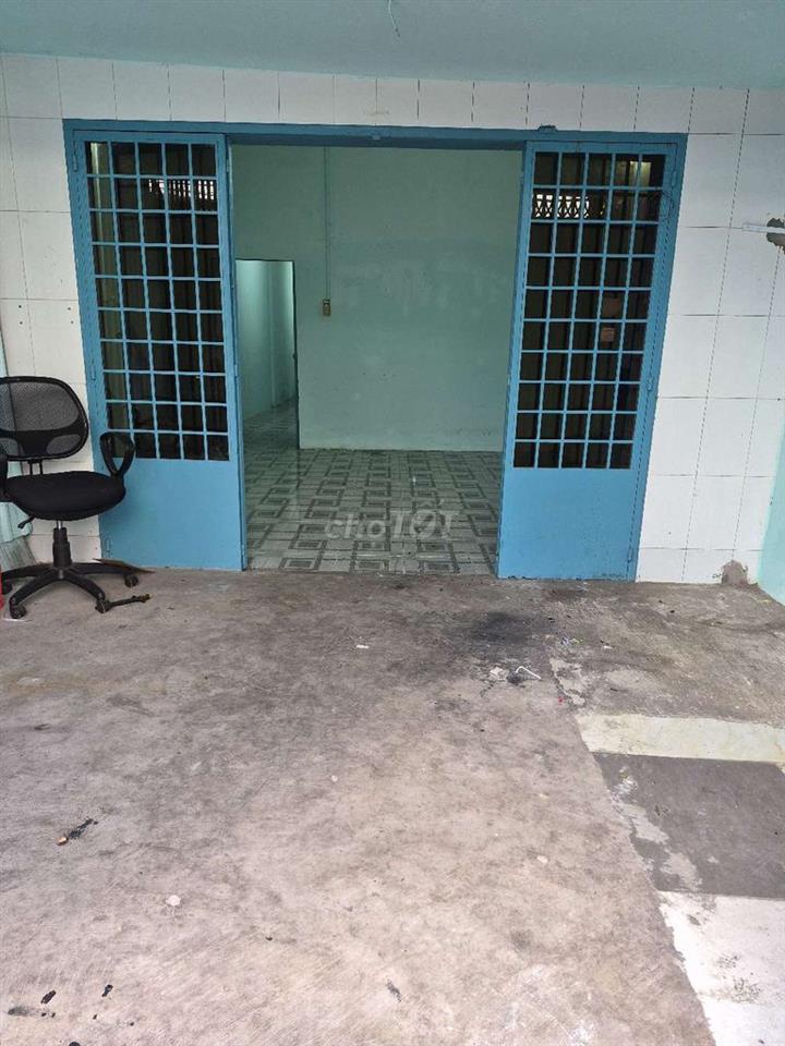 nhà mặt tiền đường mua bán đường xe tải 