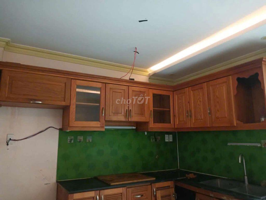 chủ sơn lại giao nhà 