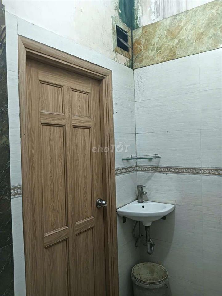chủ sơn lại giao nhà 