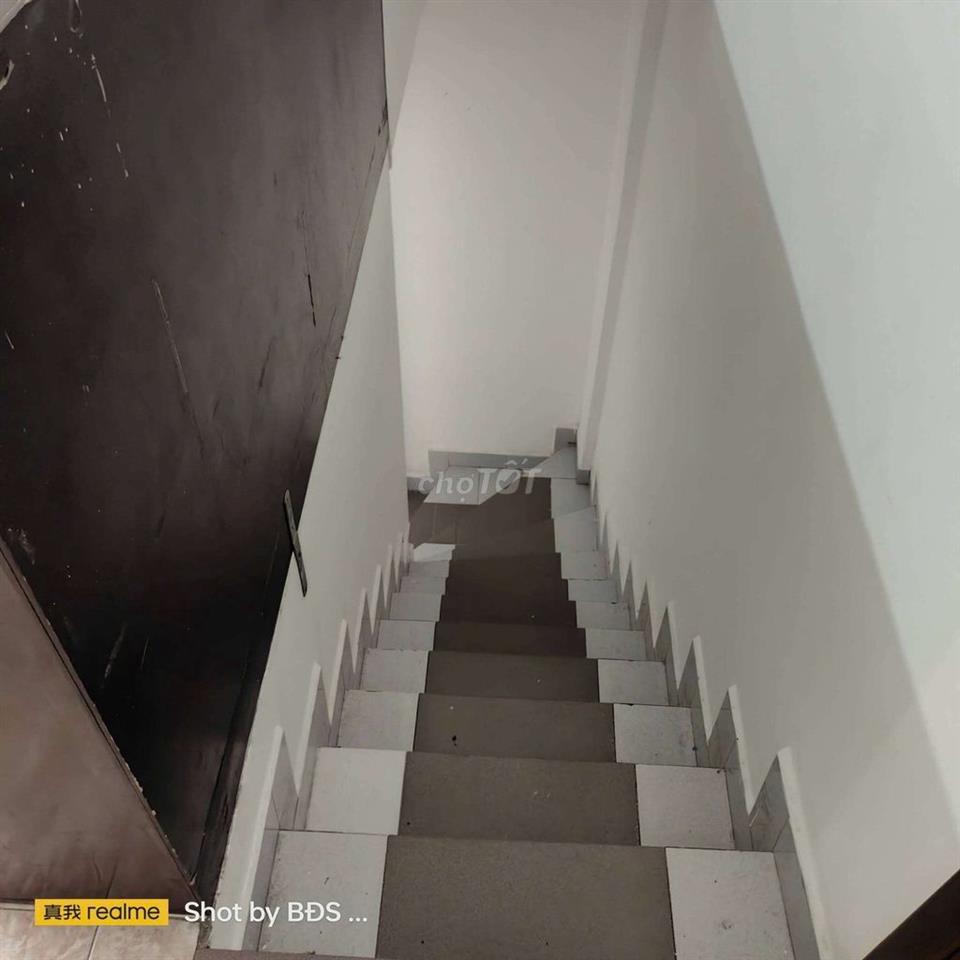 nhà rộng khu bình triệu 
