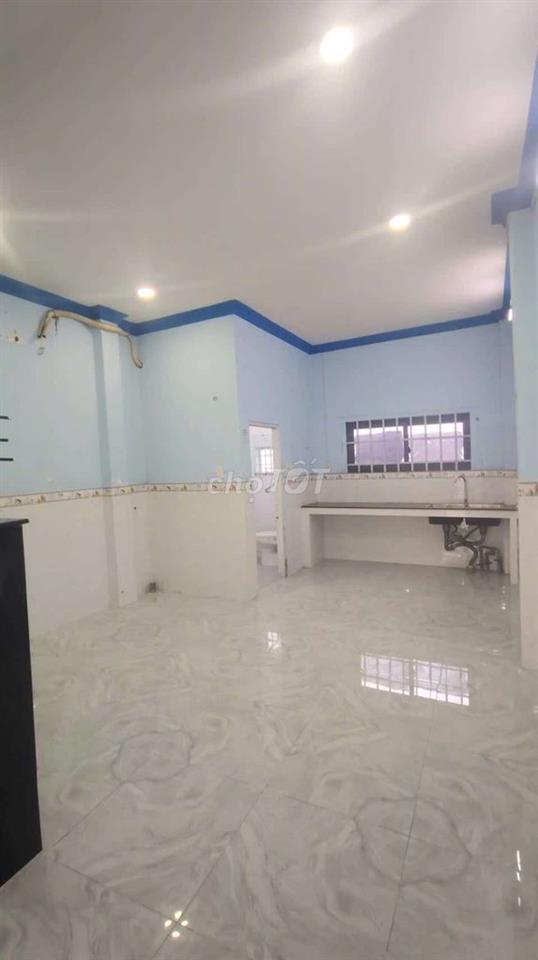 chủ sơn lại giao nhà 