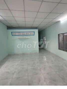 nhà mặt tiền đường xe tải 