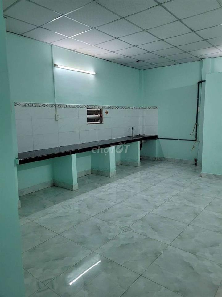 nhà mặt tiền đường xe tải 