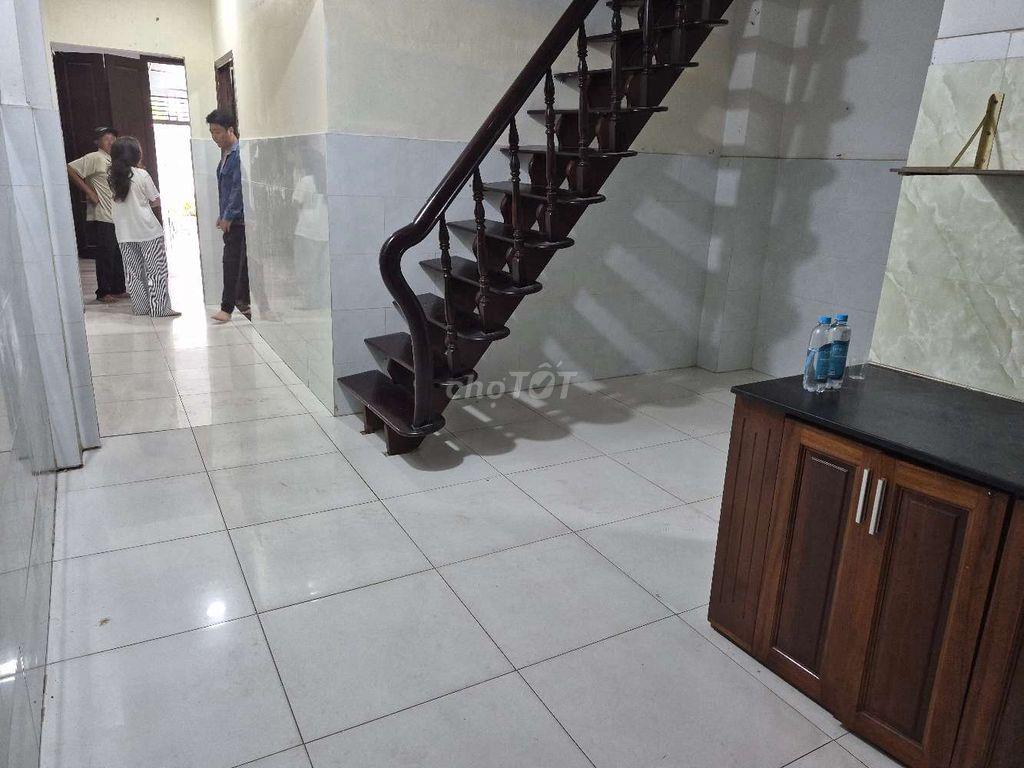 nhà mặt tiền đường xe tải mua bán 