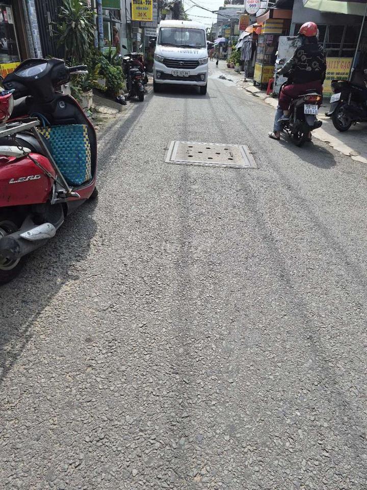 nhà mặt tiền đường xe tải mua bán 