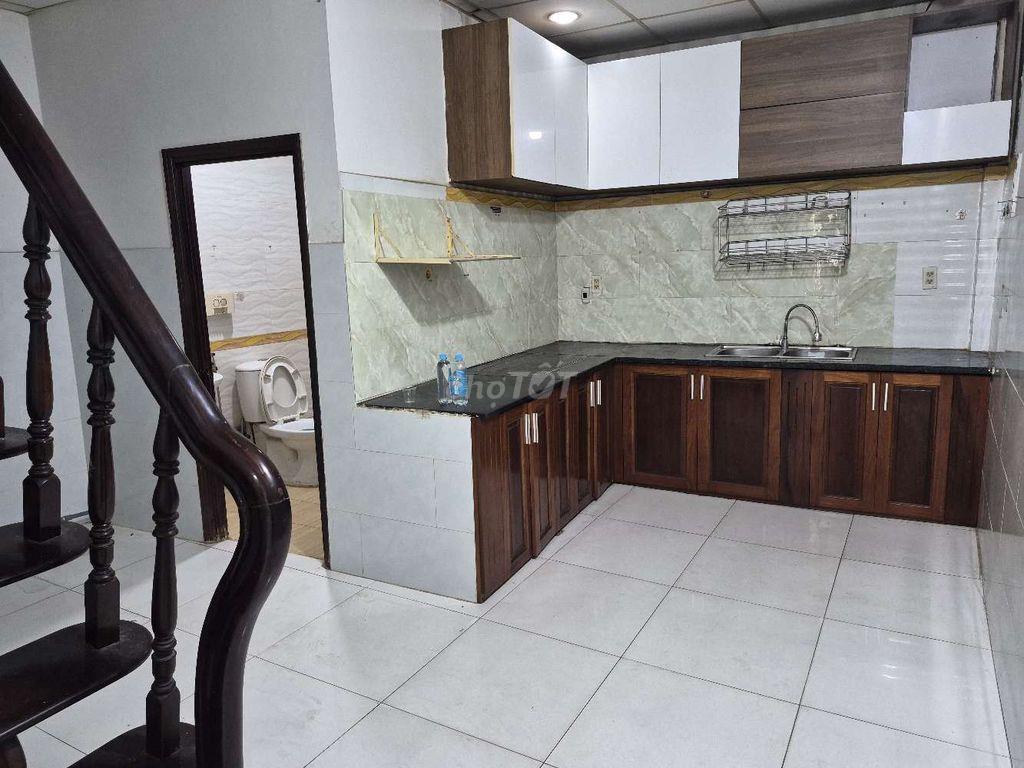 nhà mặt tiền đường xe tải mua bán 