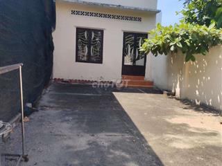 sân đậu 3 xe hơi 